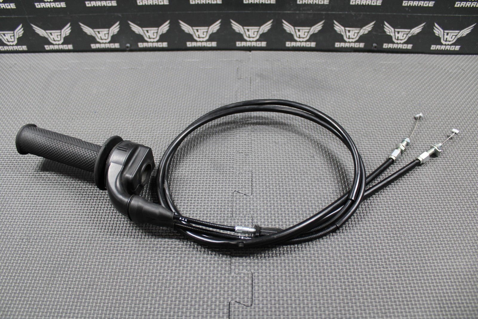 2022 KAWASAKI 21 - 22 KX250 KX250X OEM TWIST THROTTLE HOUSING TUBE CABLES GOOD! - hggarage
