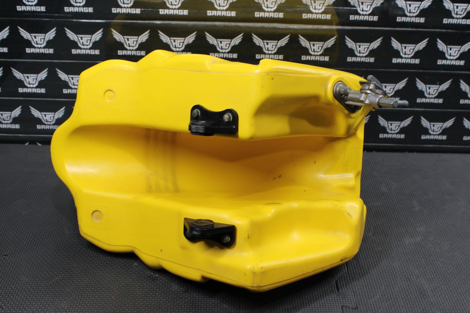 2000 SUZUKI DRZ400 00 - 04 OEM GAS FUEL TANK CELL PETROL RESERVOIR PLASTIC YELLOW - hggarage