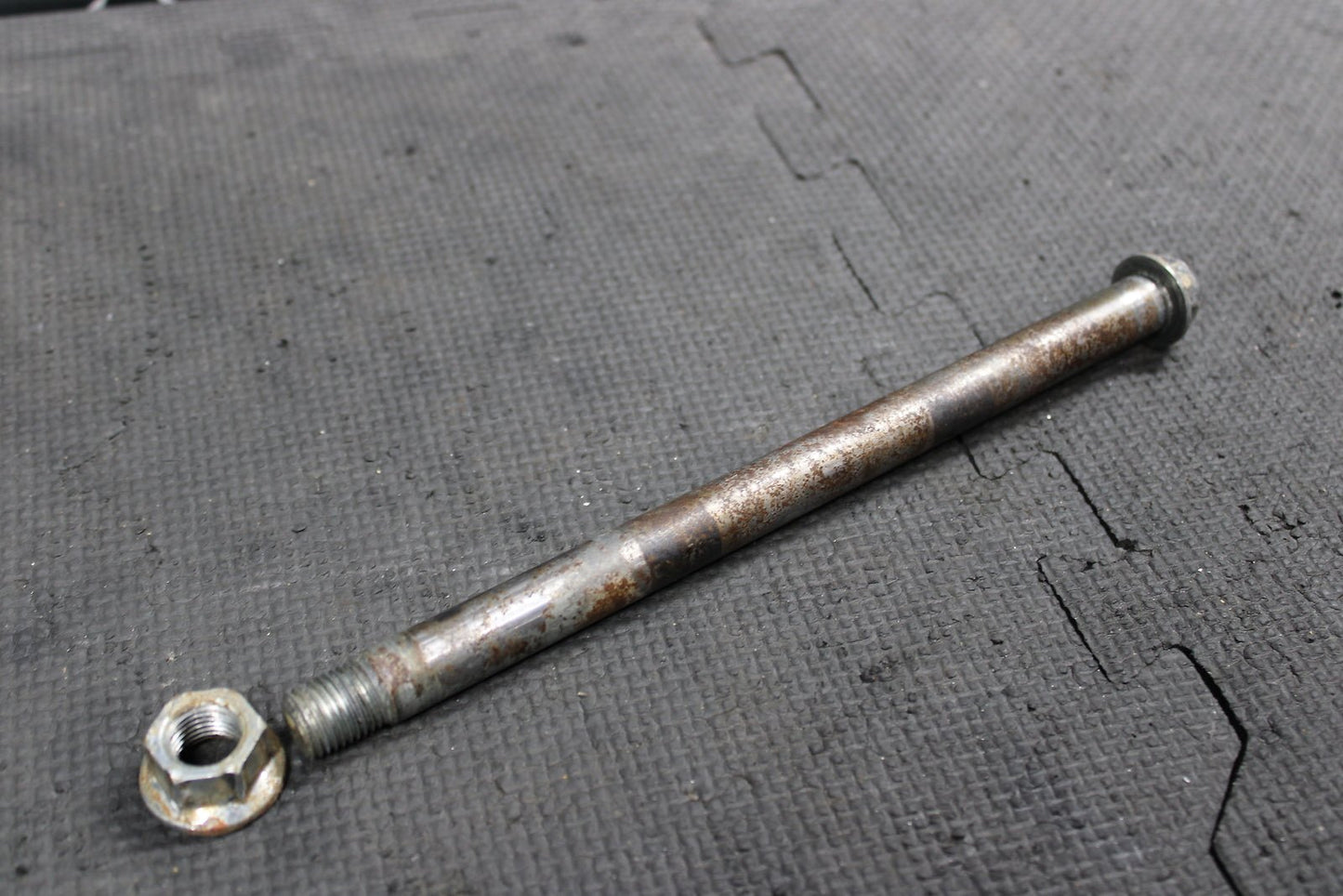 2004 KAWASAKI OEM FRONT WHEEL RIM AXLE PIVOT BOLT SWINGARM BOLT 41068 - 0013 - hggarage