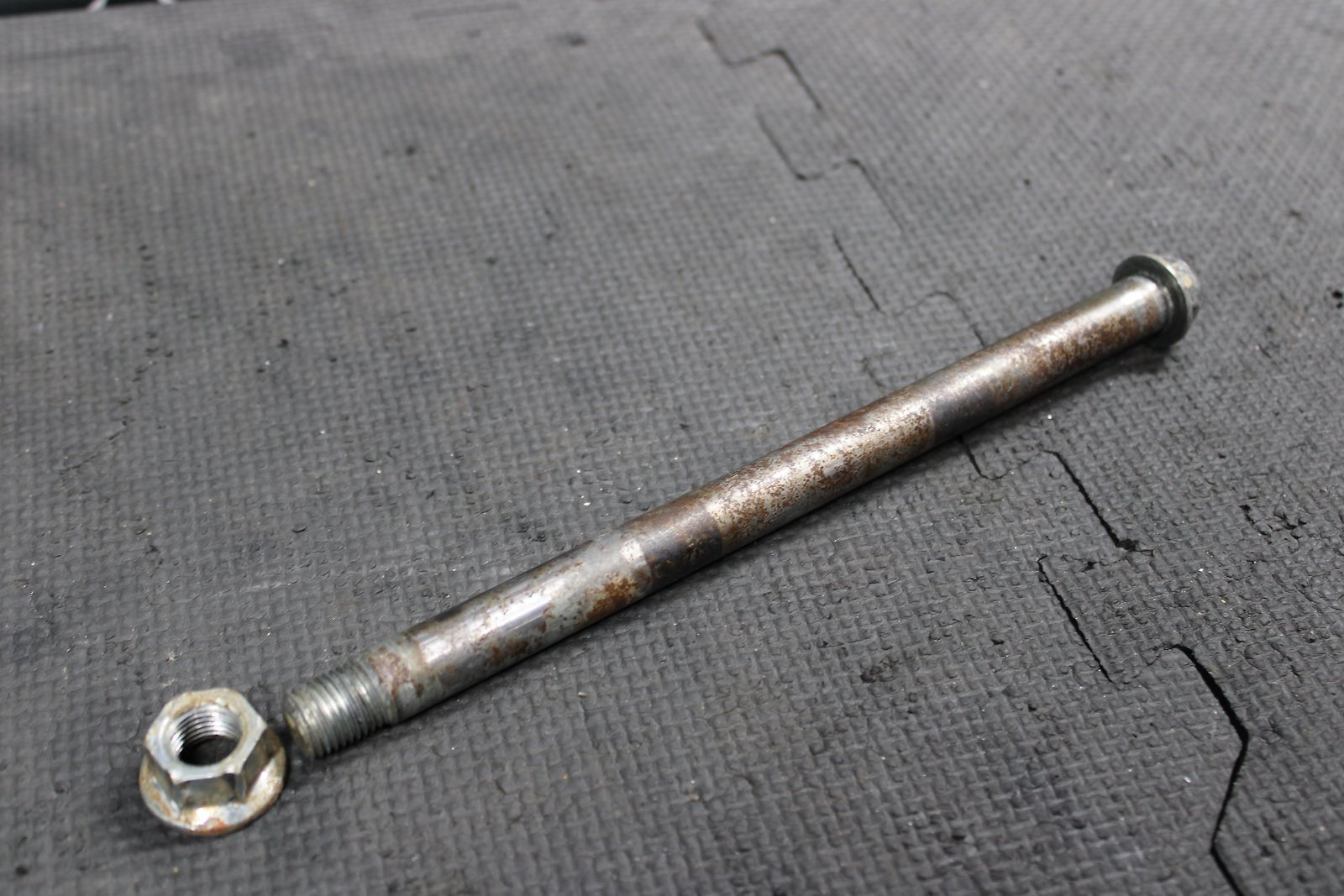 2004 KAWASAKI OEM FRONT WHEEL RIM AXLE PIVOT BOLT SWINGARM BOLT 41068 - 0013 - hggarage