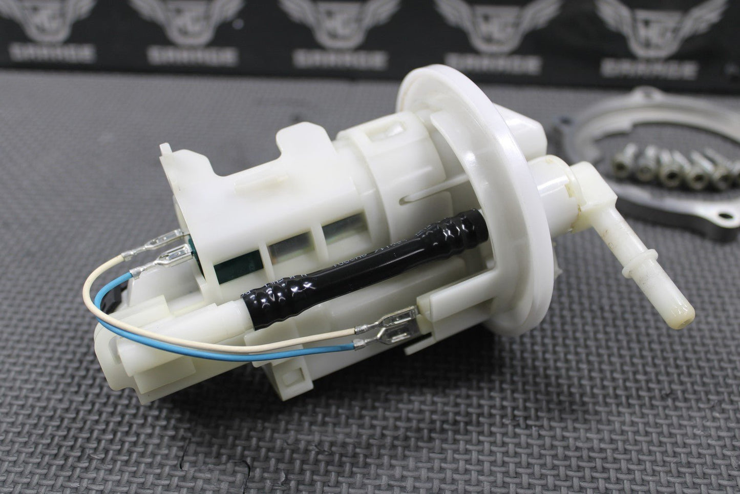 2020 YAMAHA 17 - 22 YZ250F YZ450F OEM GAS FUEL TANK PUMP UNIT 33D - 13907 - 02 - 00 GOOD - hggarage