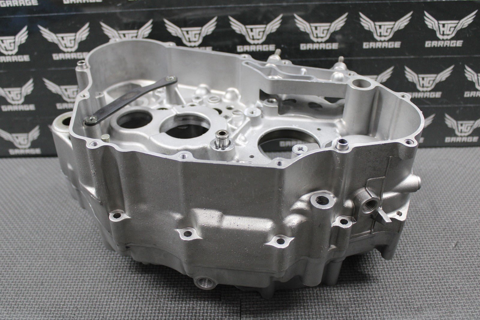 2003 KAWASAKI KLX400SR DRZ400 OEM LEFT RIGHT CRANKCASE CRANK CASE SET 14001 - S015 - hggarage