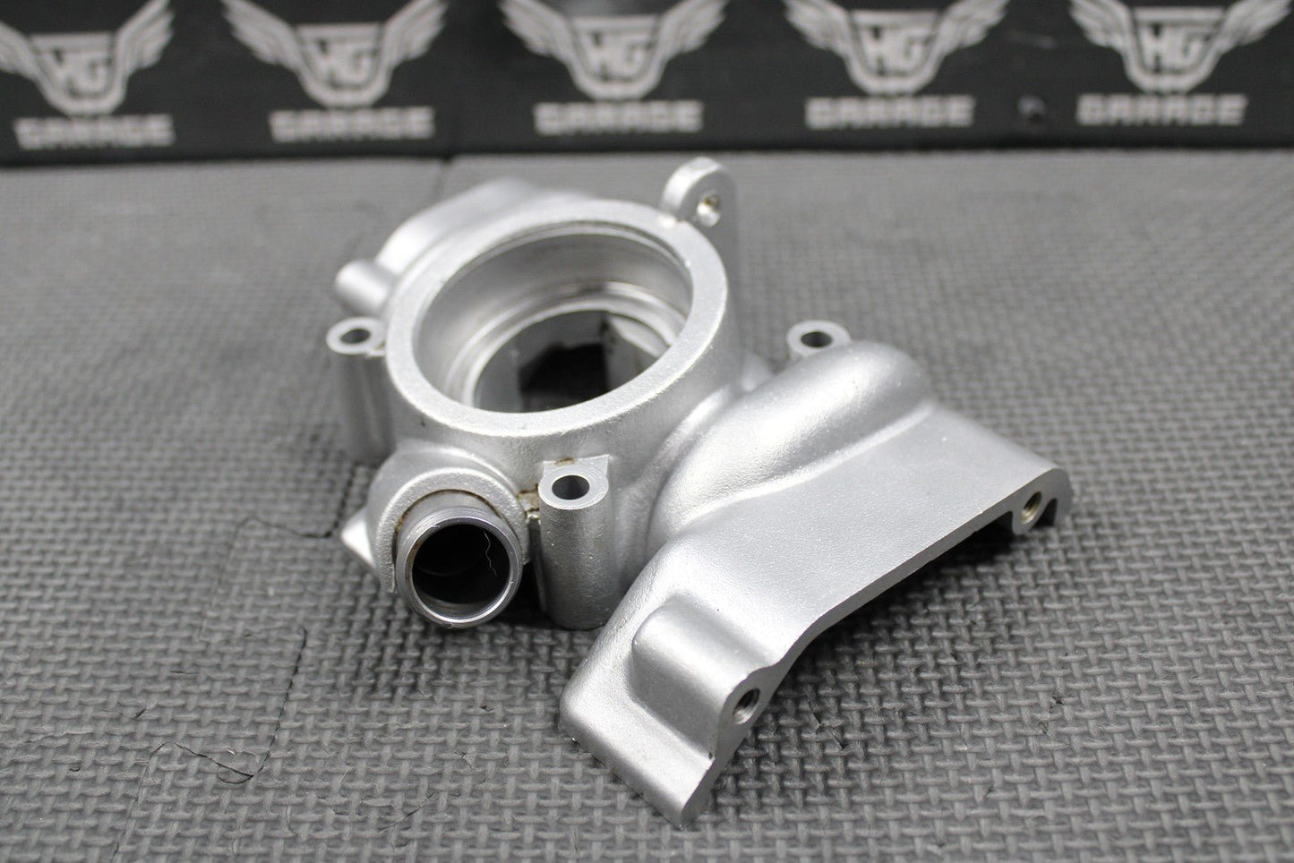 2001 01 - 03 HUSQVARNA CR250 WR250 OEM CYLINDER POWERVALVE EXHUAST COVER OUTLET - hggarage