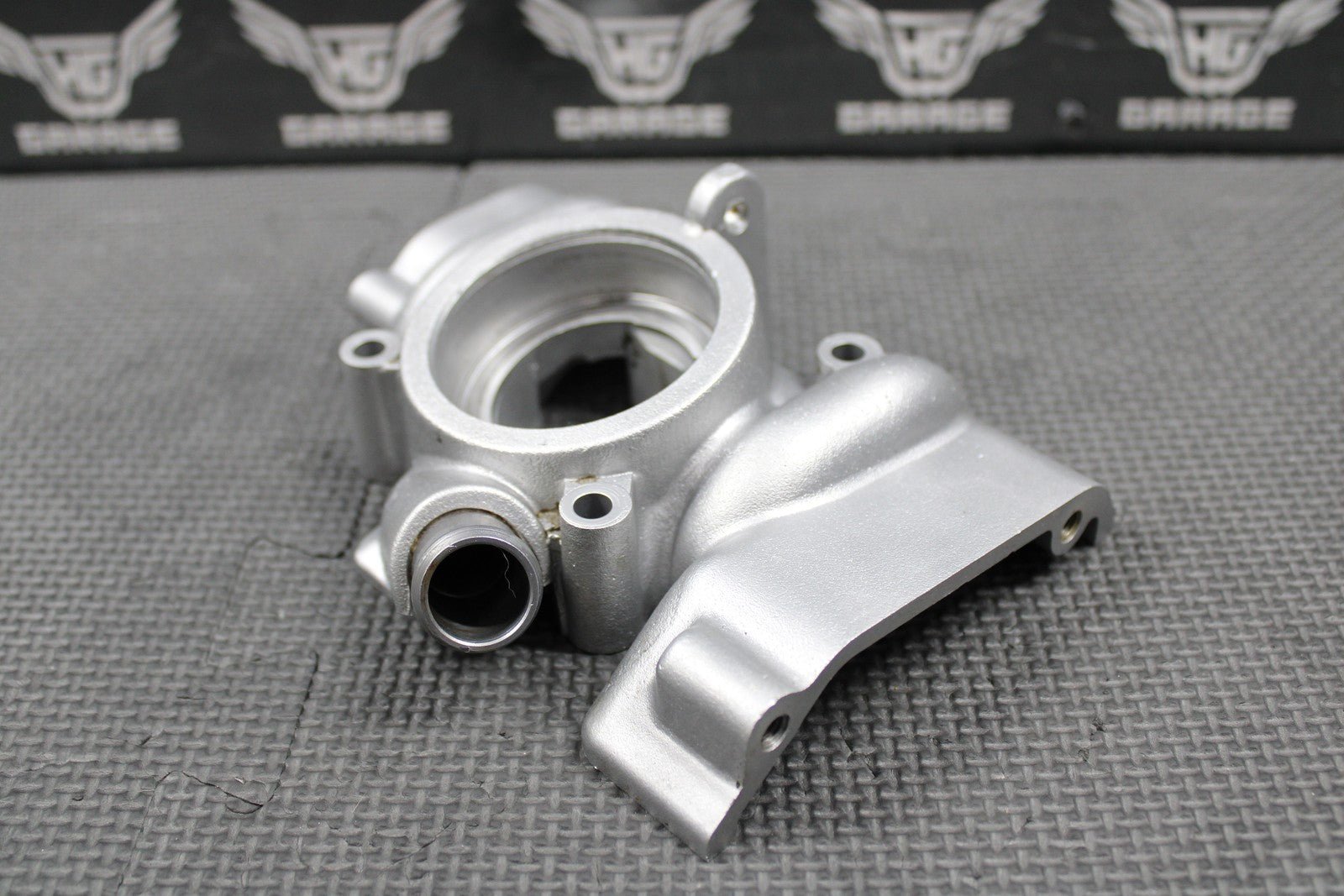 2001 01 - 03 HUSQVARNA CR250 WR250 OEM CYLINDER POWERVALVE EXHUAST COVER OUTLET - hggarage