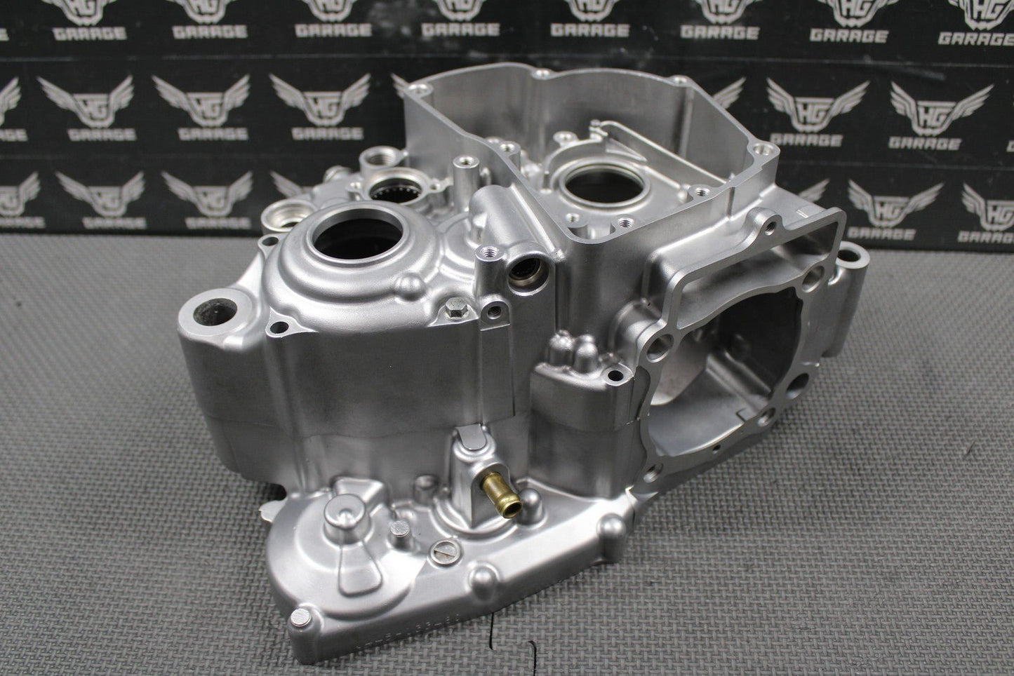 2019 SUZUKI 19 - 25 RMZ250 OEM LEFT RIGHT ENGINE CRANKCASE CRANK CASES BLOCK MINT! - hggarage