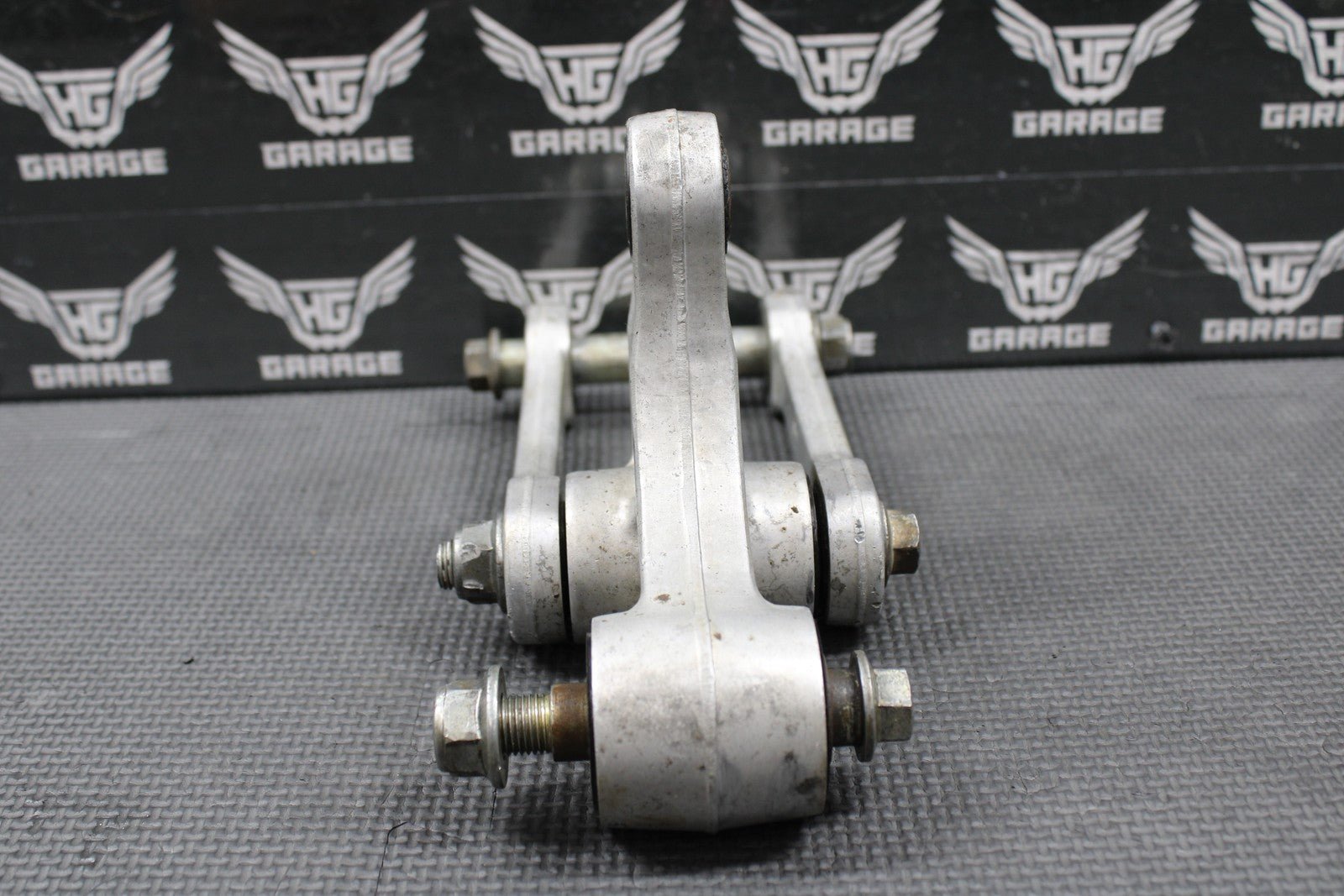 1999 98 - 99 SUZUKI RM125 OEM REAR SHOCK SWINGARM LINKAGE LINKS LEVER 62600 - 37820 - hggarage