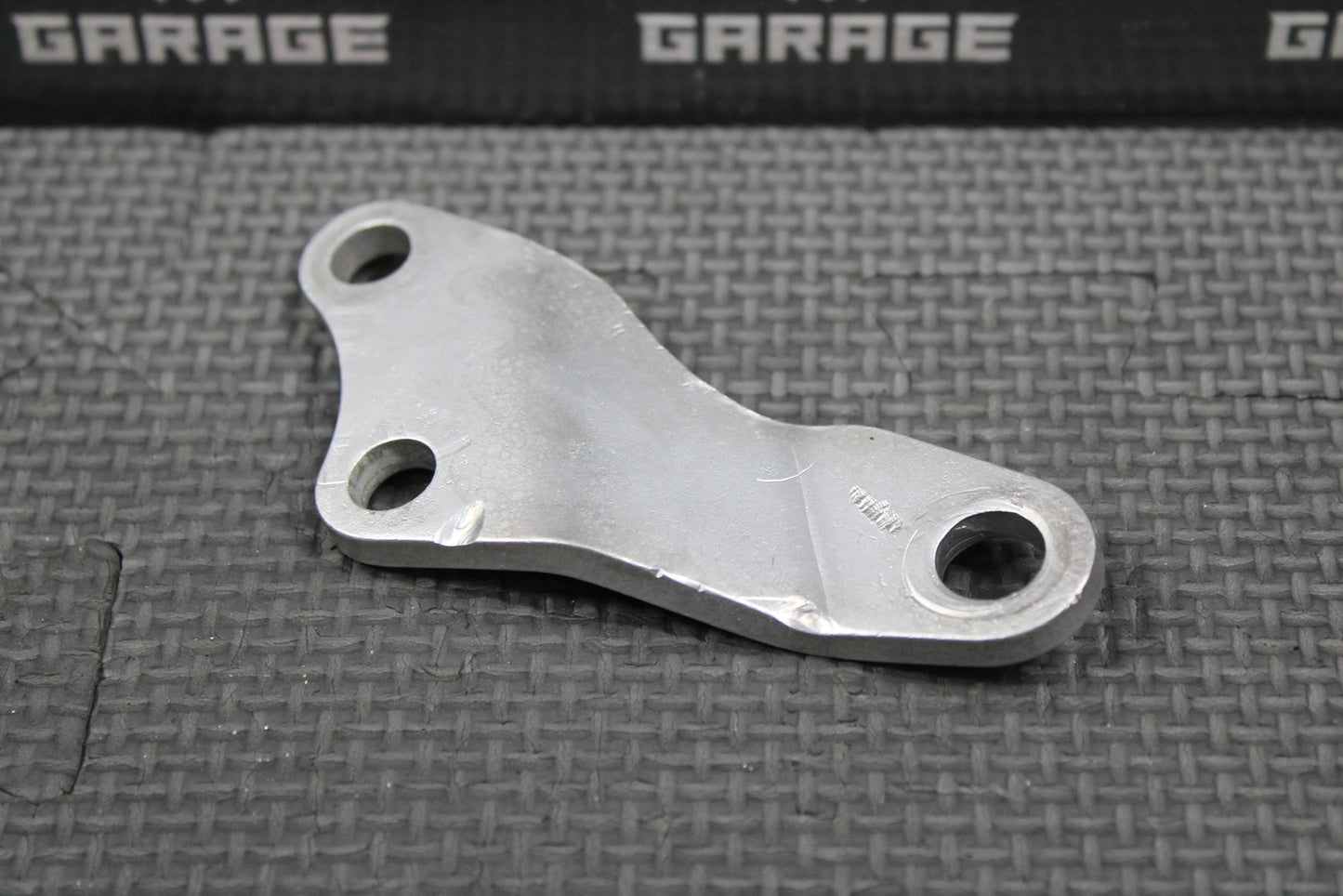 2001 HONDA CR250R OEM ENGINE MOTOR MOUNT HEAD STAY HANGER BRACKET 50407 - KZ3 - J30 - hggarage