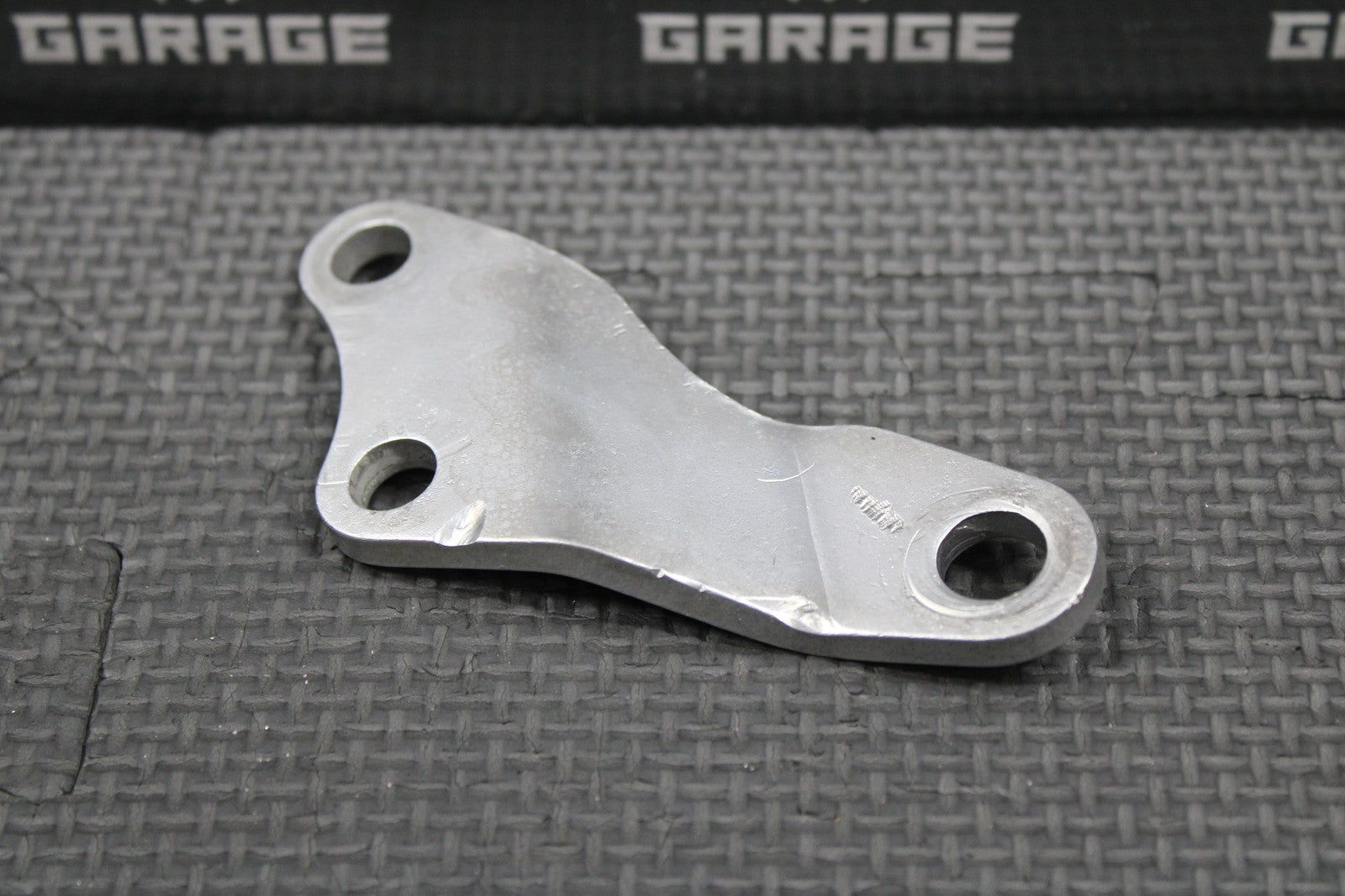 2001 HONDA CR250R OEM ENGINE MOTOR MOUNT HEAD STAY HANGER BRACKET 50407 - KZ3 - J30 - hggarage