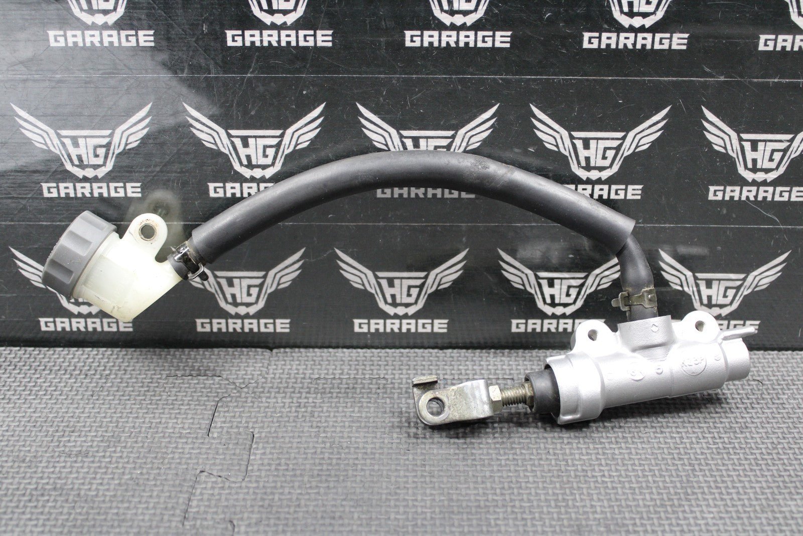 1997 HONDA 97 - 01 CR250R OEM REAR BACK BRAKE MASTER CYLINDER 43510 - KZ3 - B01 NICE! - hggarage