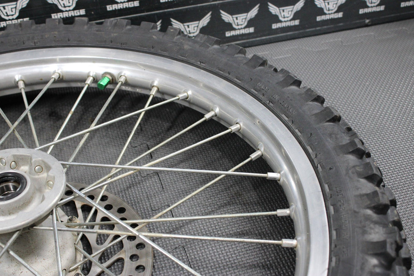 2002 HONDA 02 - 03 CR250R OEM FRONT WHEEL RIM HUB SPOKES ASSEMLBY 44650 - KZ3 - J40 - hggarage