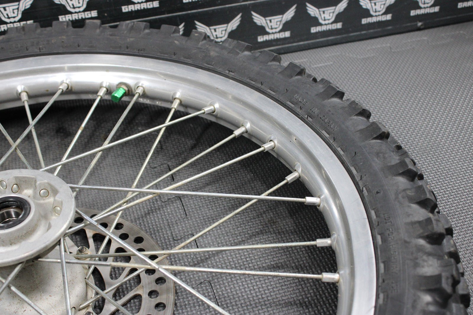 2002 HONDA 02 - 03 CR250R OEM FRONT WHEEL RIM HUB SPOKES ASSEMLBY 44650 - KZ3 - J40 - hggarage