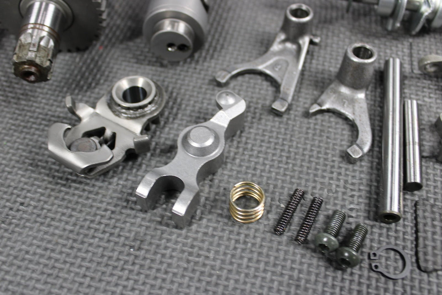 2009 Yamaha TTR110E OEM Engine Transmission Tranny Assembly Gears - hggarage