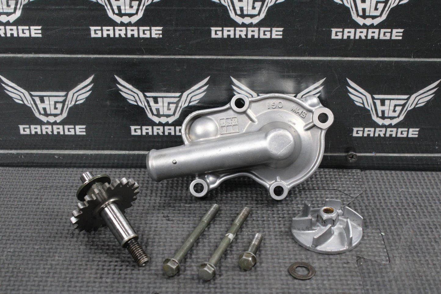 2002 YAMAHA 99 - 22 YZ250 YZ250X OEM ENGINE WATER PUMP W HOUSING 5CU - 12459 - 00 - 00 - hggarage