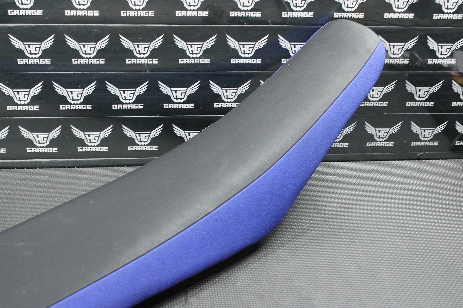 2004 Yamaha YZ250F YZ450F OEM Seat Saddle 5XD - 24710 - 00 - 00 - hggarage