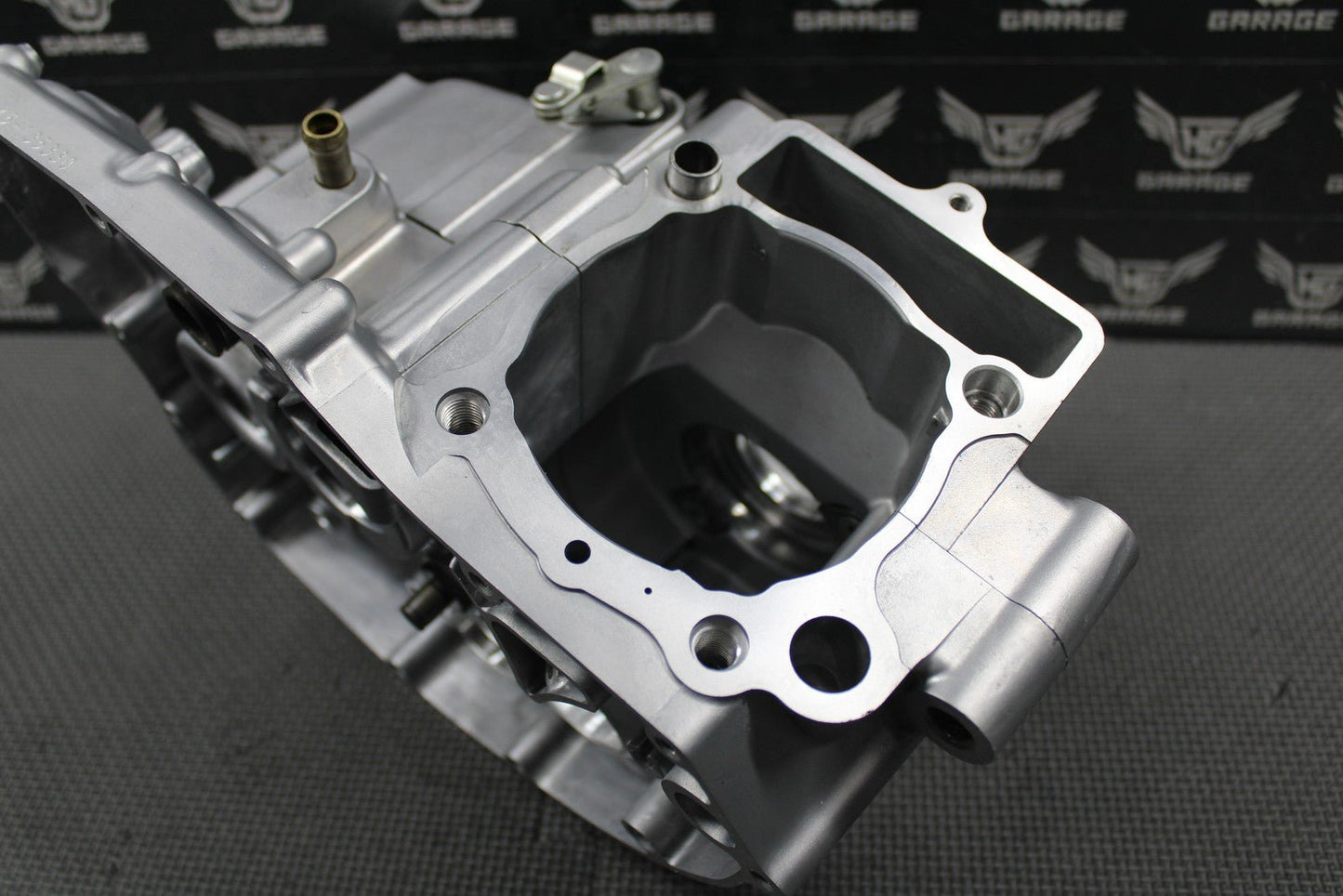 2020 SUZUKI RMZ250 OEM LEFT RIGHT ENGINE CRANKCASE CRANK CASES 11301 - 49850 MINT! - hggarage