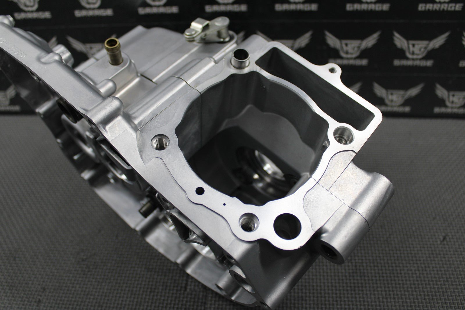 2020 SUZUKI RMZ250 OEM LEFT RIGHT ENGINE CRANKCASE CRANK CASES 11301 - 49850 MINT! - hggarage