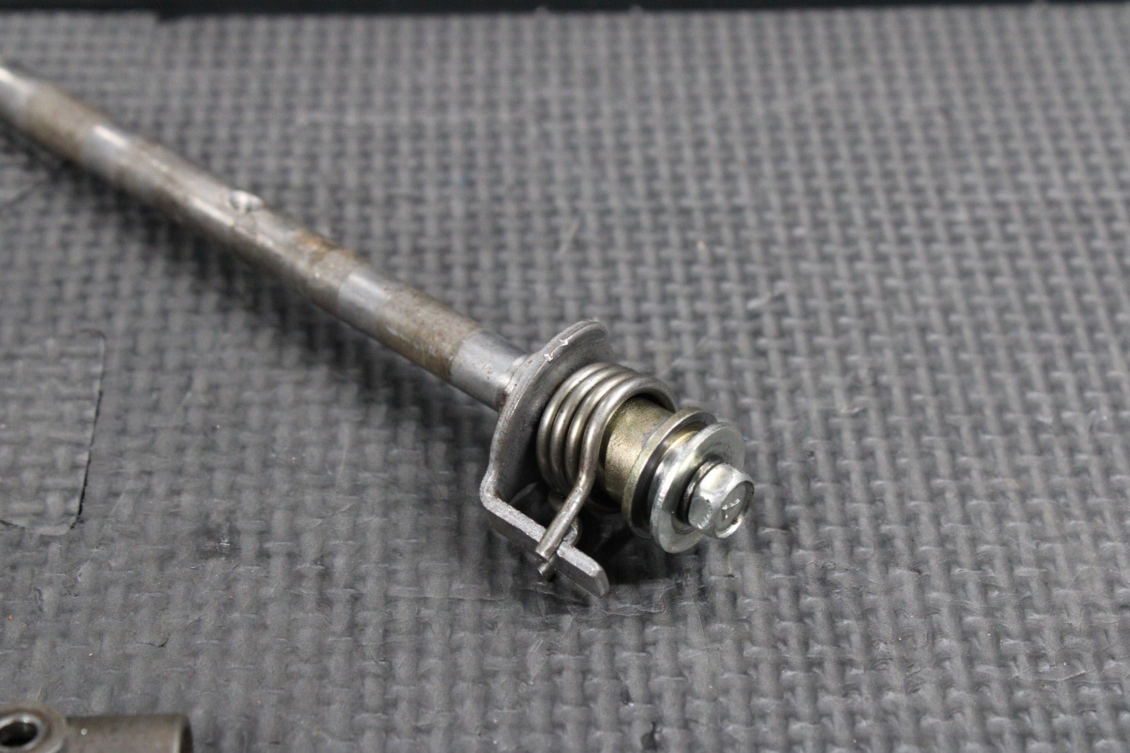 1997 SUZUKI RM250 OEM ENGINE POWER VALVE GOVERNOR EXHUAST VALVE 11254 - 37E10 NICE - hggarage