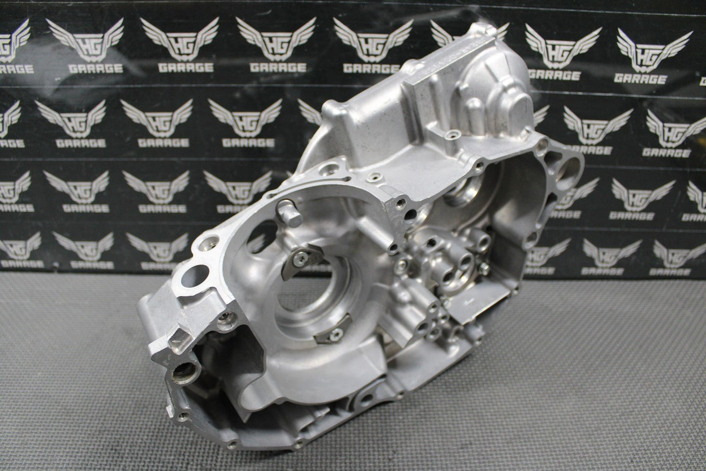 2009 YAMAHA 06 - 09 YZ450F OEM RIGHT SIDE ENGINE MOTOR CRANKCASE CRANK CASE GOOD! - hggarage