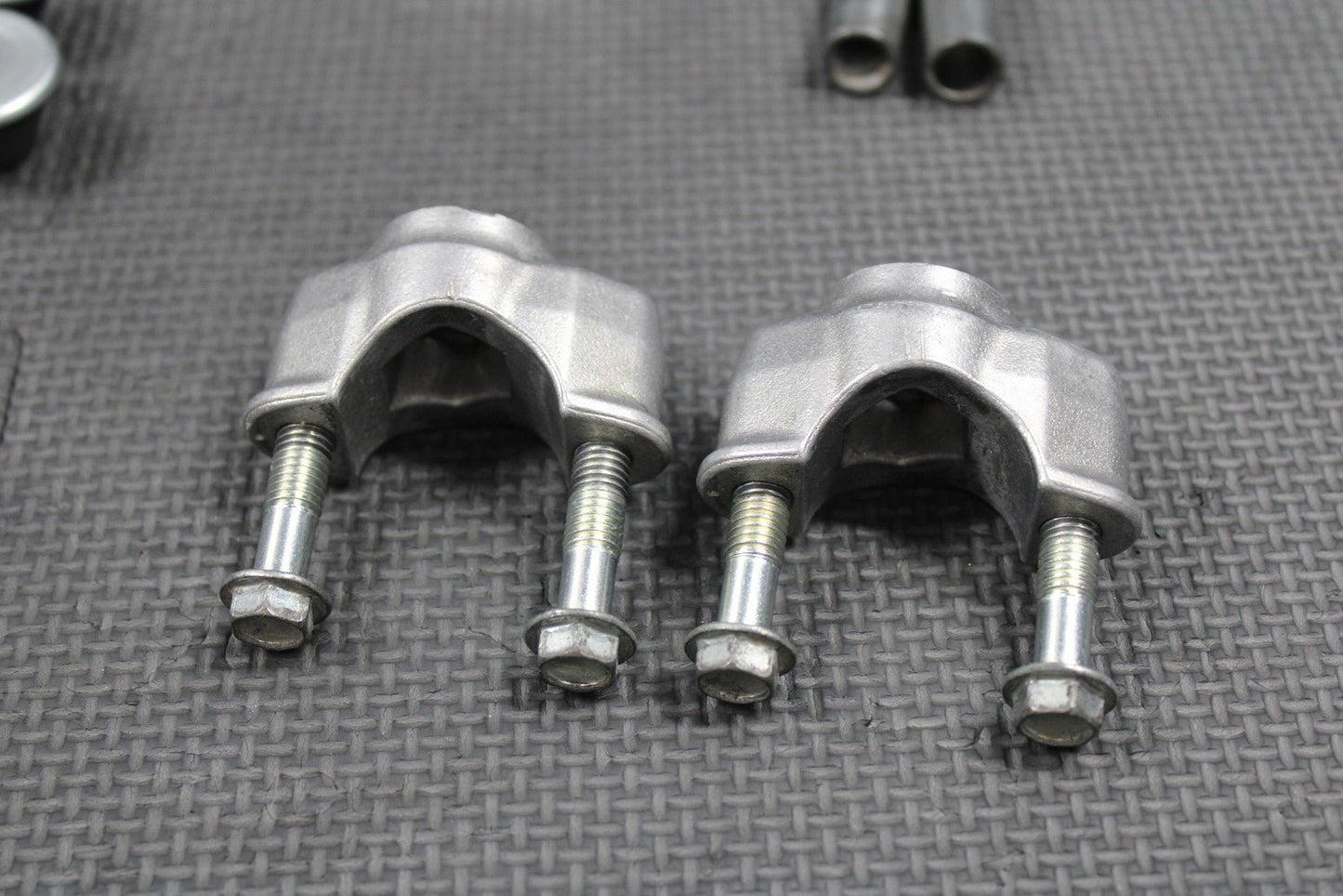 2019 SUZUKI 16 - 25 RMZ250 OEM LOWER HANDLEBAR HOLDER BAR CLAMPS 1 - 1/8 56221 - 49H40 - hggarage