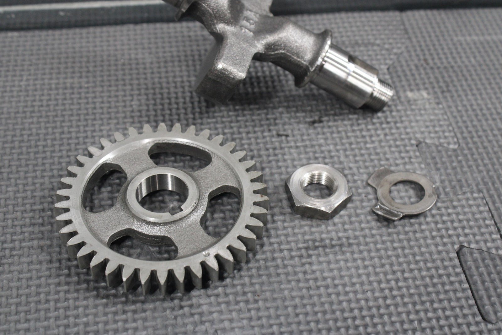 1987 YAMAHA TW200 OEM ENGINE MOTOR CRANKSHAFT BALANCER GEAR COUNTERBALANCER - hggarage