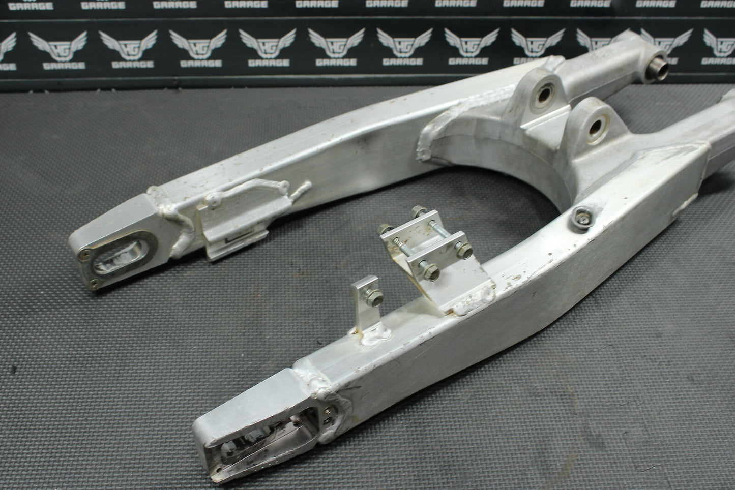 1999 HONDA CR125R CR250R OEM SWINGARM SWING ARM SUSPENSION 52200-KZ3-J10