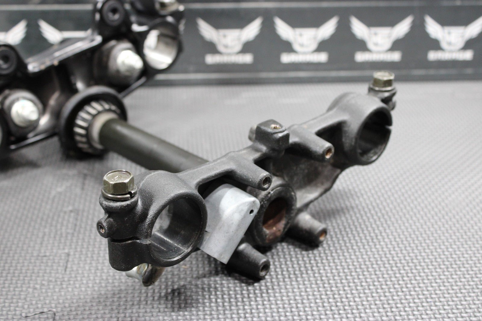 2005 SUZUKI DR200SE OEM FRONT FORKS LOWER UPPER TRIPLE TREE STEM CLAMP NICE! - hggarage