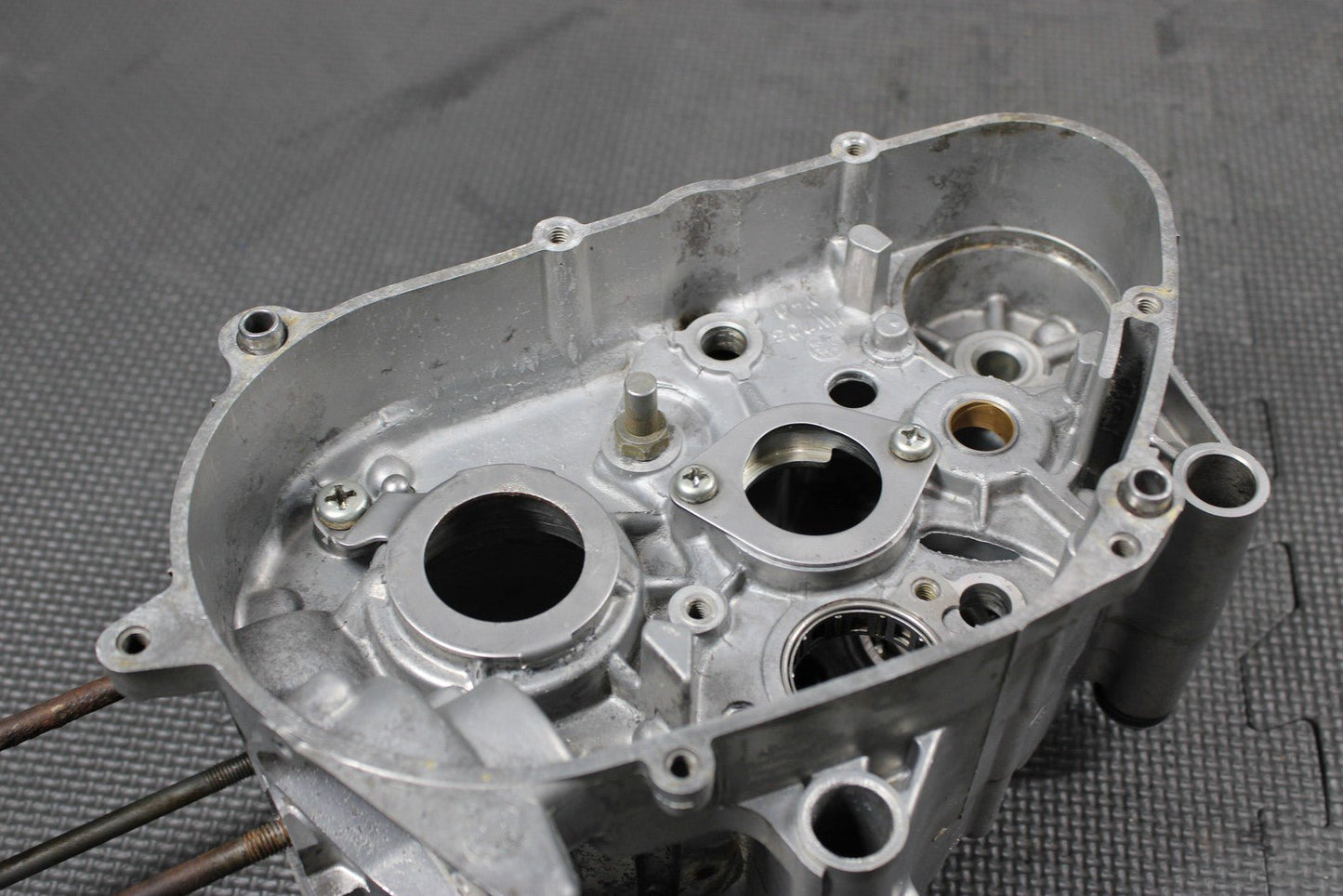 1985 YAMAHA PW80 OEM LEFT RIGHT ENGINE MOTOR CRANKCASE SET CASES BLOCK - hggarage