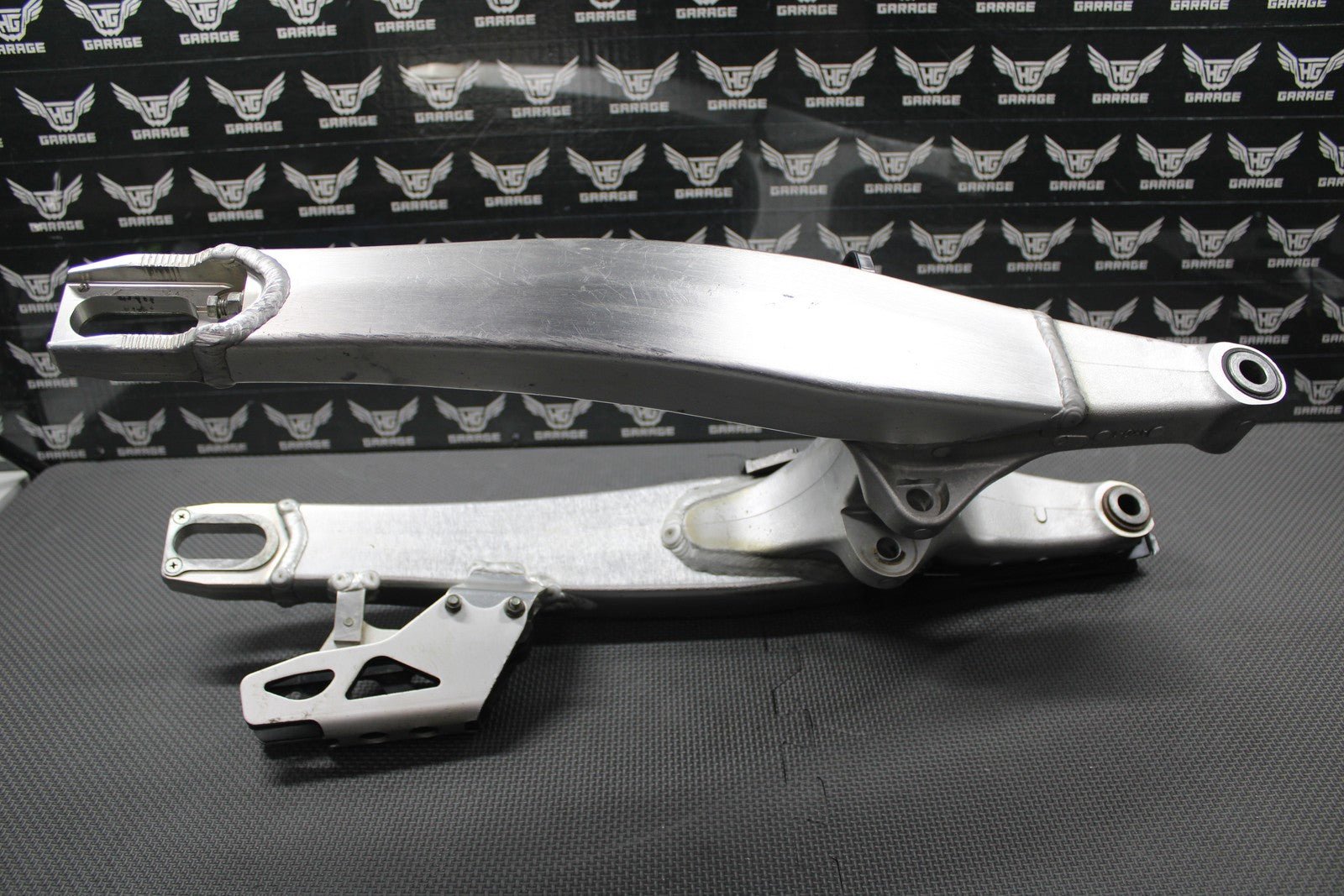 2020 SUZUKI 19 - 21 RMZ250 OEM SWINGARM SWING ARM SUSPENSION 61000 - 46K00 GOOD! - hggarage