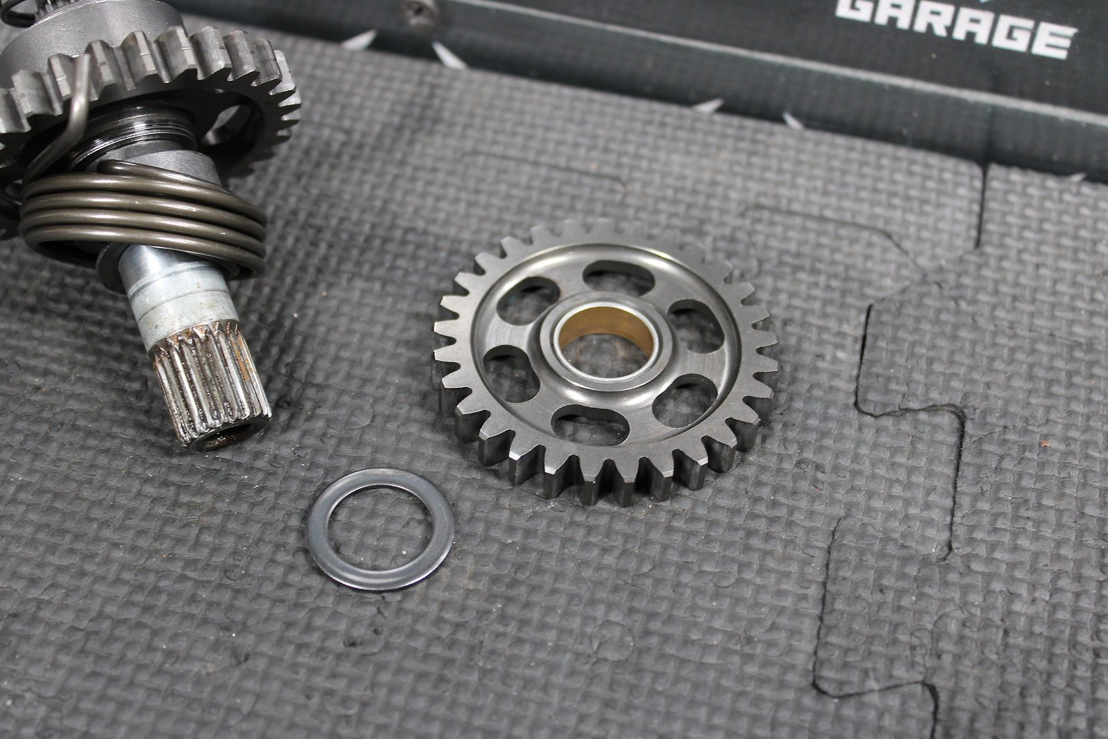 2000 HONDA CR125R OEM KICKSTART KICK START SHAFT W IDLER GEAR 28210 - KS6 - 700 - hggarage