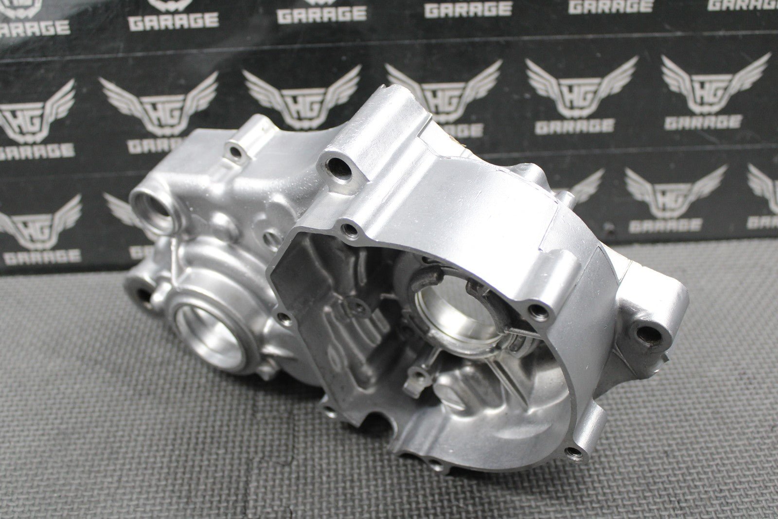 2015 KAWASAKI 14 - 21 KX85 KX100 OEM LEFT ENGINE CRANKCASE CRANK CASE 14001 - 0737 - hggarage