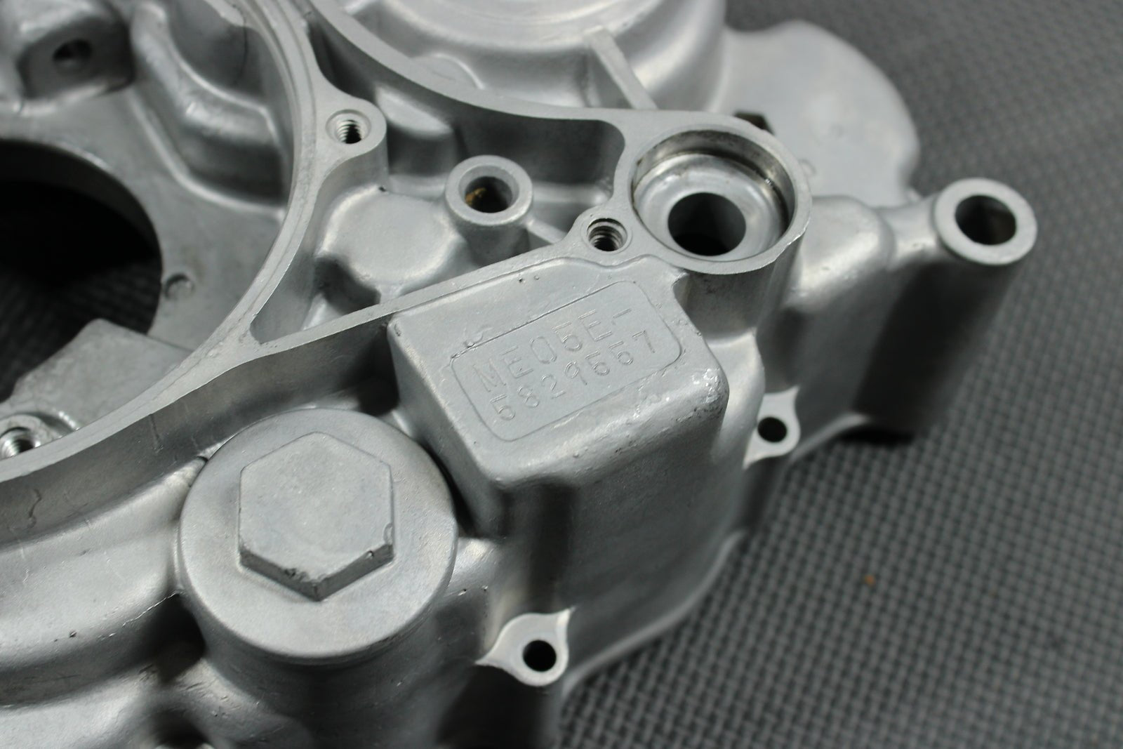 2002 Honda XR200R 93 - 02 OEM Left Engine Motor Crankcase Crank - hggarage