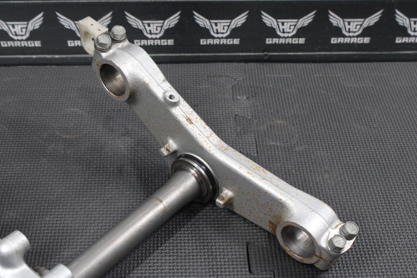 1987 YAMAHA TW200 OEM FRONT FORKS LOWER UPPER TRIPLE TREE STEM CLAMP ASSEMBLY - hggarage