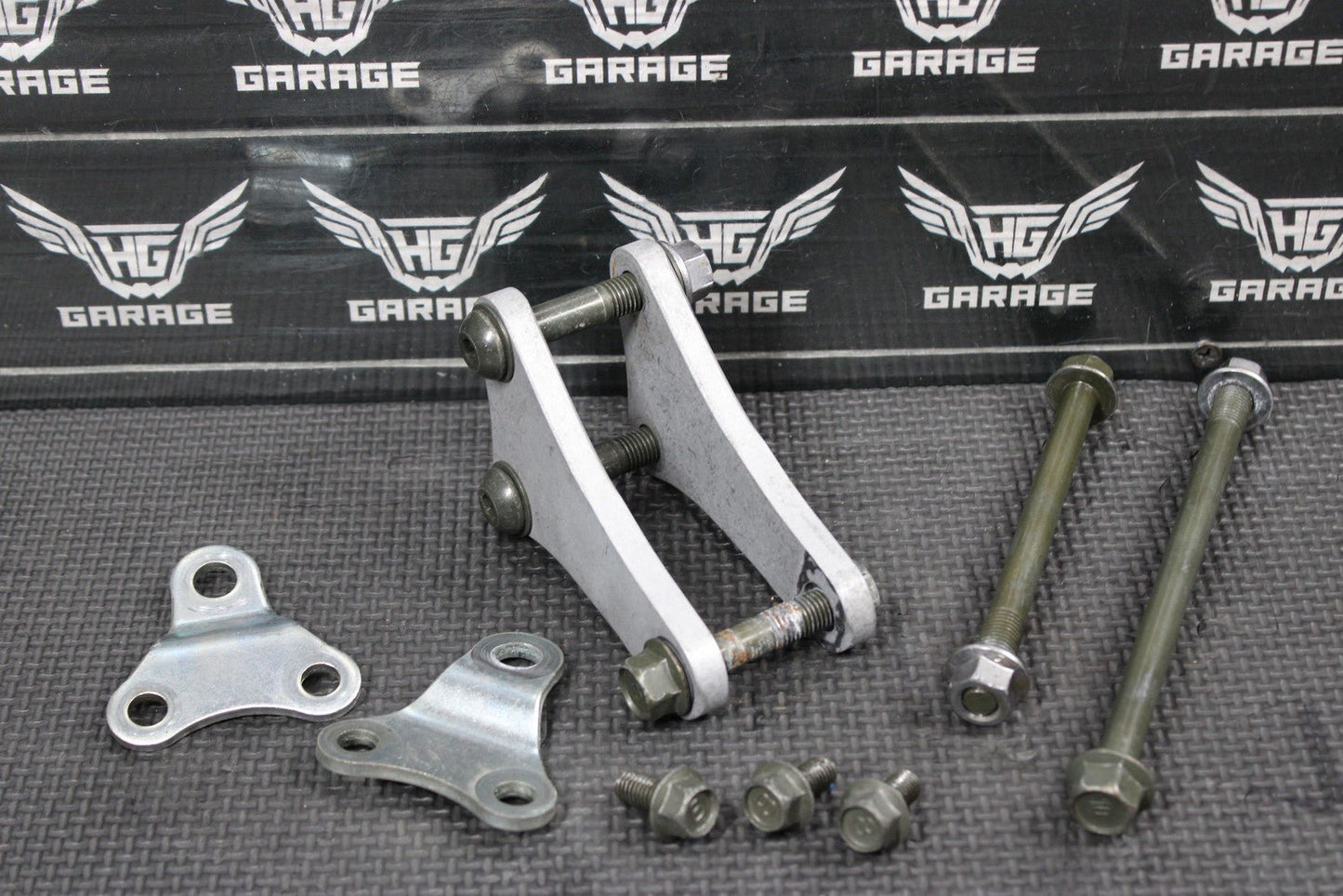 2005 YAMAHA 04 - 05 YZ450F OEM ENGINE MOTOR MOUNT STAY BRACKETS - hggarage