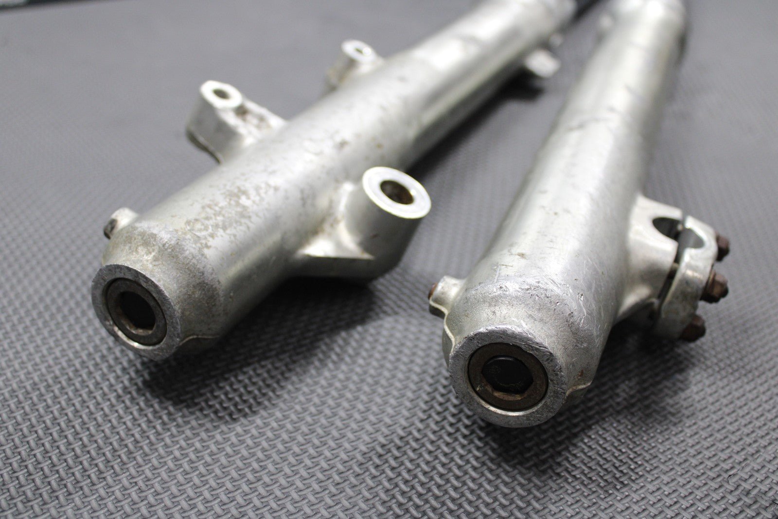 1988 1989 HONDA XR250R OEM RIGHT LEFT FRONT SUSPENSION FORKS SHOCKS DAMPERS GOOD - hggarage