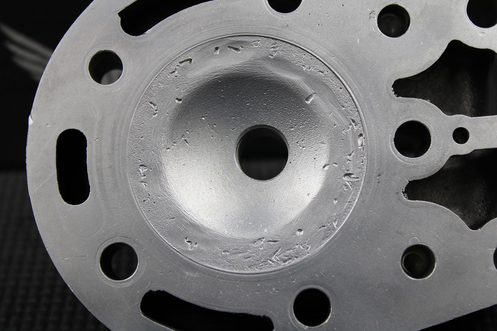 1990 KAWASAKI KX125 OEM ENGINE MOTOR CYLINDER HEAD COVER CAP DOME 11001 - 1316 - hggarage