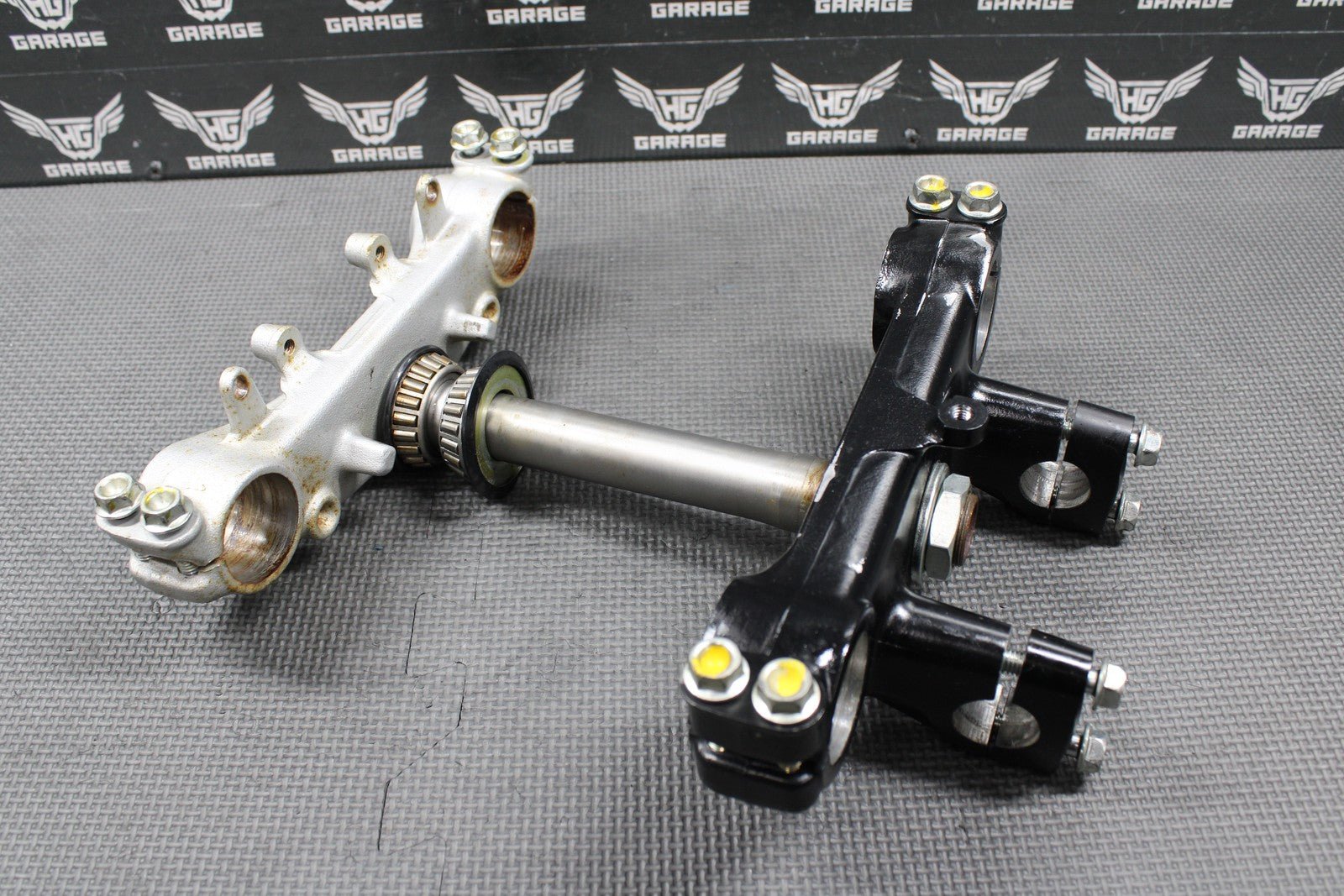 2002 HONDA XR200R 90 - 02 OEM FRONT FORKS LOWER UPPER TRIPLE TREE STEM BAR CLAMP - hggarage