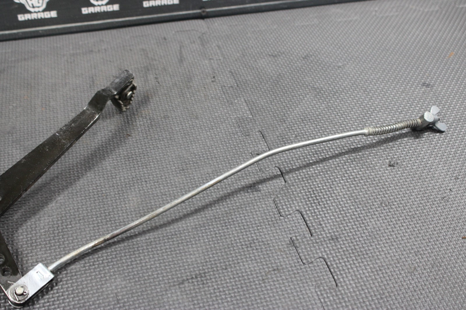 2000 YAMAHA TTR125 TR125L OEM RIGHT REARSET BRAKE FOOT PEDAL 5HP - 27200 - 00 - 00 - hggarage
