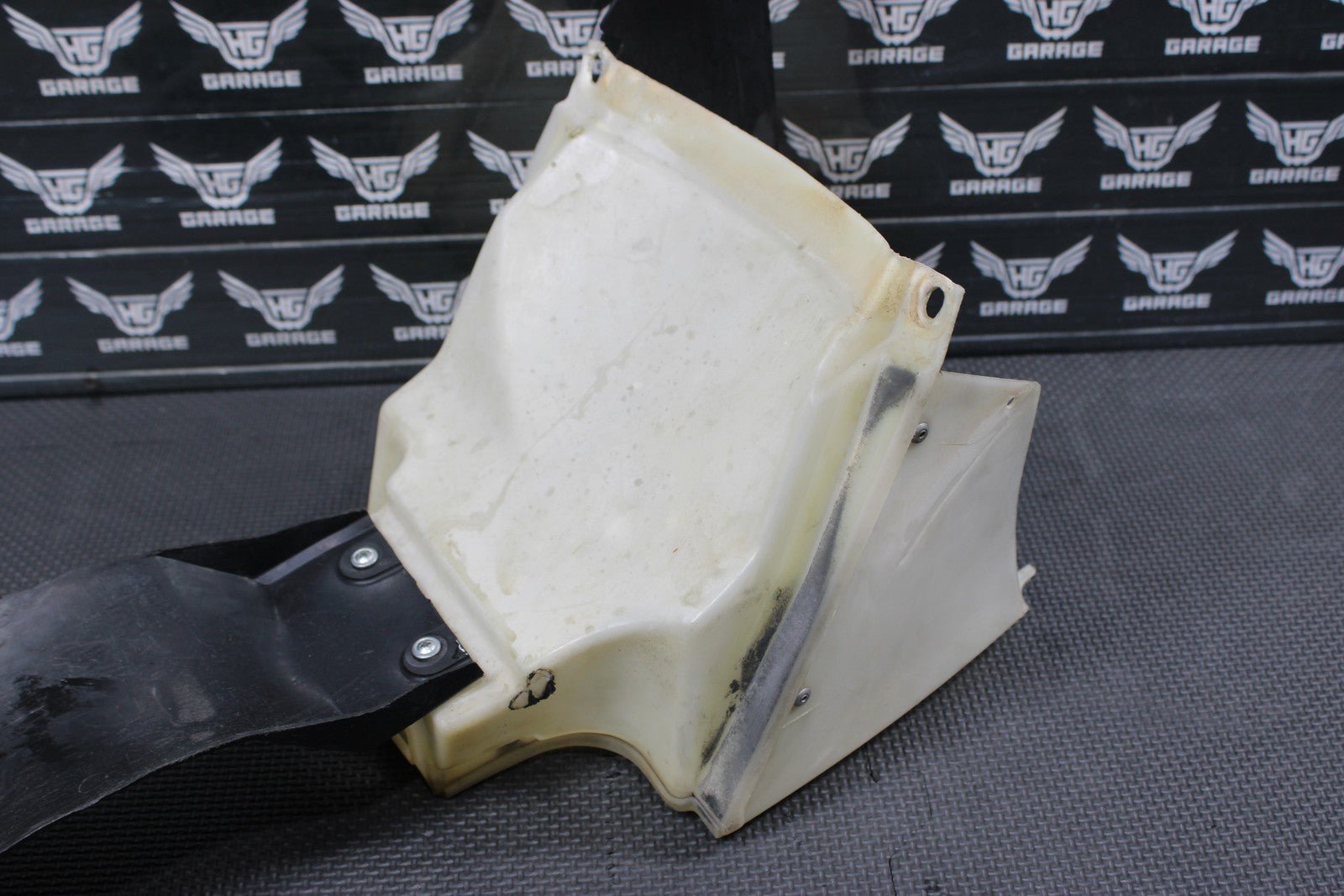 1998 HONDA CR125R OEM AIRBOX INTAKE AIR CLEANER CASE 17210 - KZ4 - J00 - hggarage