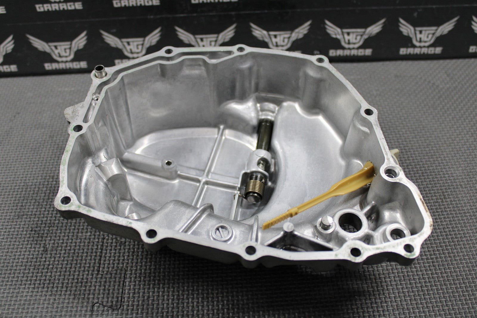 1999 HONDA XR200R 90 - 02 OEM ENGINE RIGHT CRANKCASE CLUTCH COVER 11330 - KT0 - 830 - hggarage
