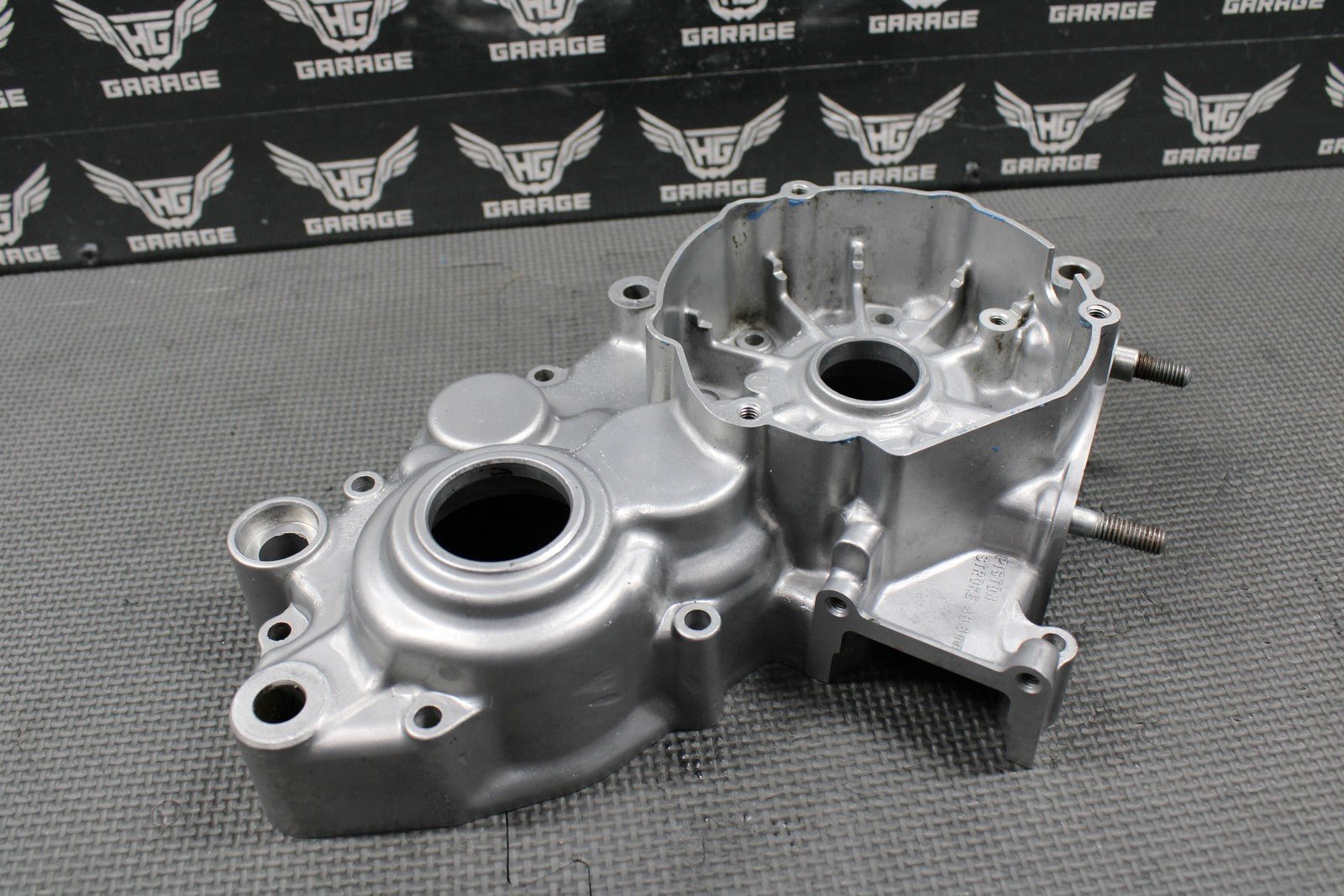 2005 SUZUKI 02 - 21 RM85 OEM ENGINE LEFT SIDE CRANKCASE CRANK CASE 11300 - 03822 - hggarage