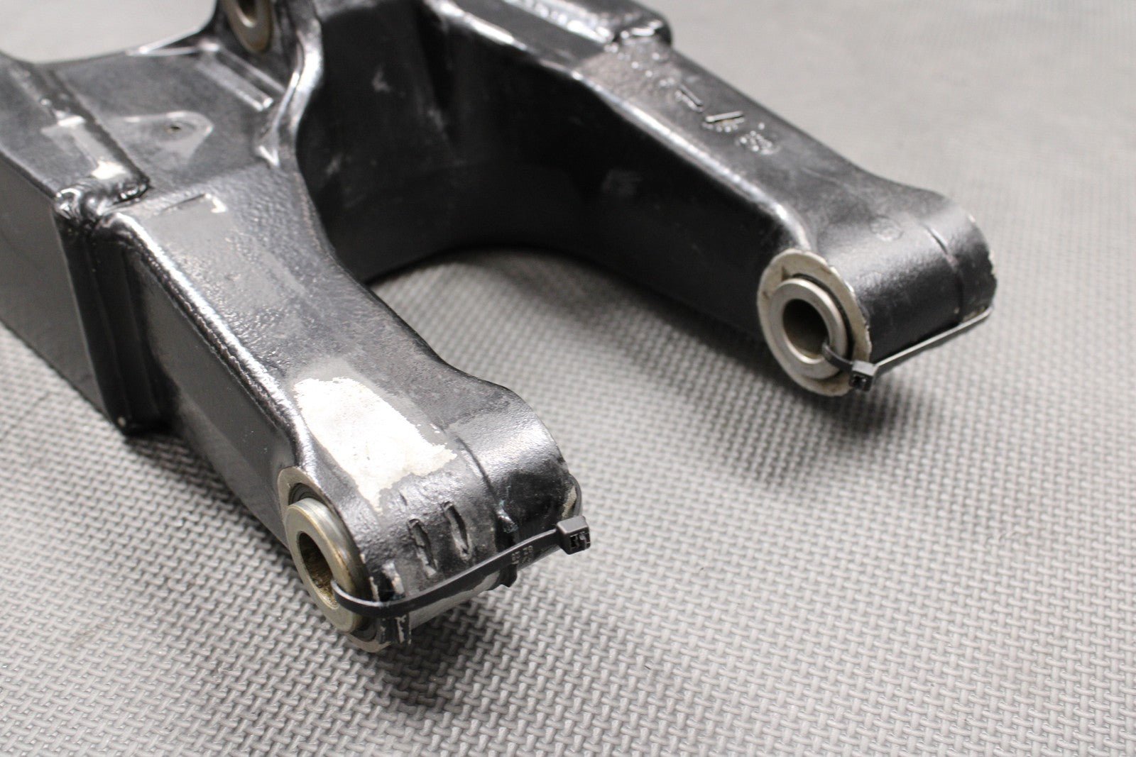 2003 SUZUKI RM125 RM250 K3 OEM SWINGARM SWING ARM REAR SUSPENSION 61000 - 37F10 - hggarage