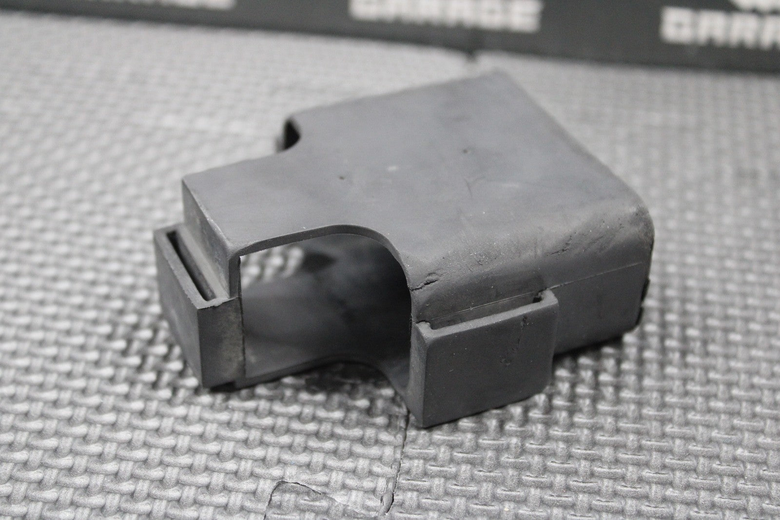2000 HONDA 00 - 03 CR125R 00 - 01 CR250R OEM CDI RUBBER MOUNTING BOOT 30401 - KZ4 - A90 - hggarage
