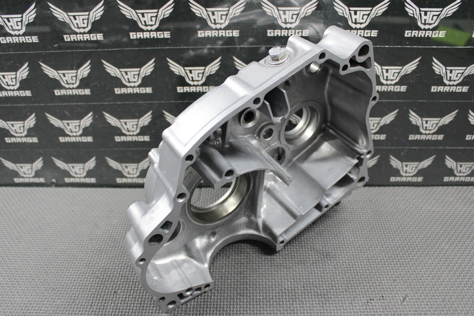 1991 HONDA 88 - 95 XR250R OEM LEFT ENGINE CRANKCASE CRANK CASE 11200 - KZ1 - 670 MINT! - hggarage