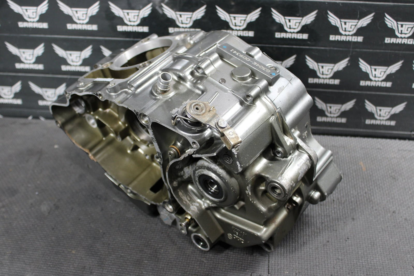 2001 YAMAHA TTR225 OEM LEFT RIGHT ENGINE MOTOR CRANKCASE CRANK CASES BLOCK - hggarage