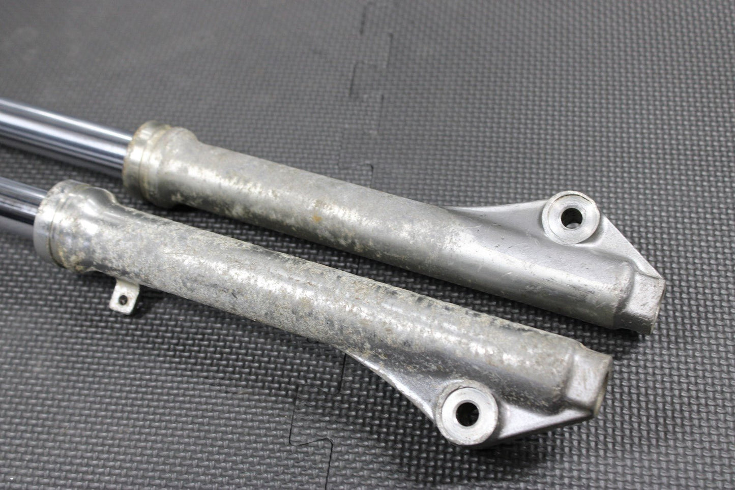 1985 YAMAHA PW80 83 - 85 OEM RIGHT LEFT FRONT SUSPENSION FORKS 21W - 23103 - 00 - 00 - hggarage