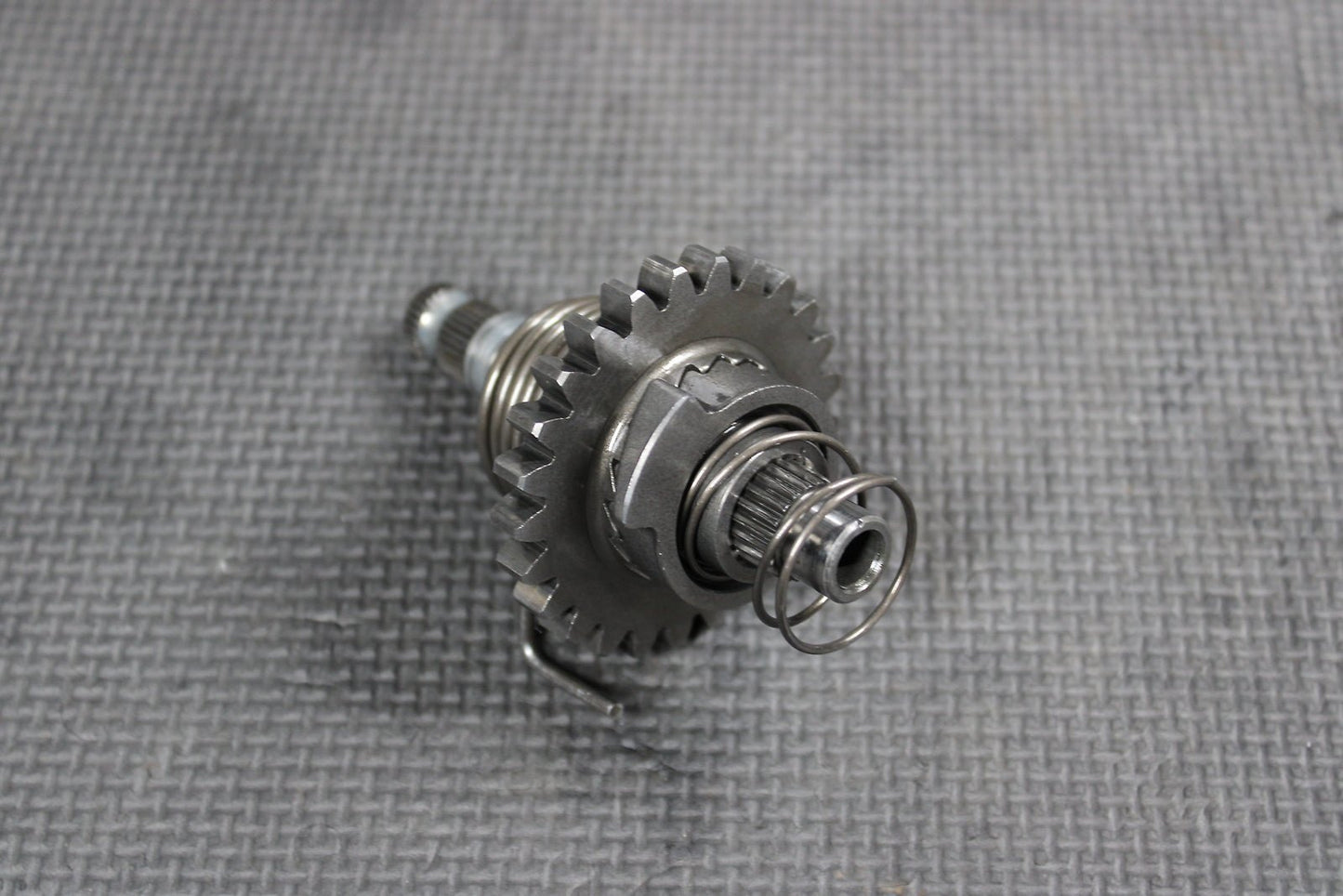 1999 HONDA OEM KICKSTART KICK START SHAFT W IDLER GEAR 28211 - GC4 - 600 28251 - GC4 - 7 - hggarage