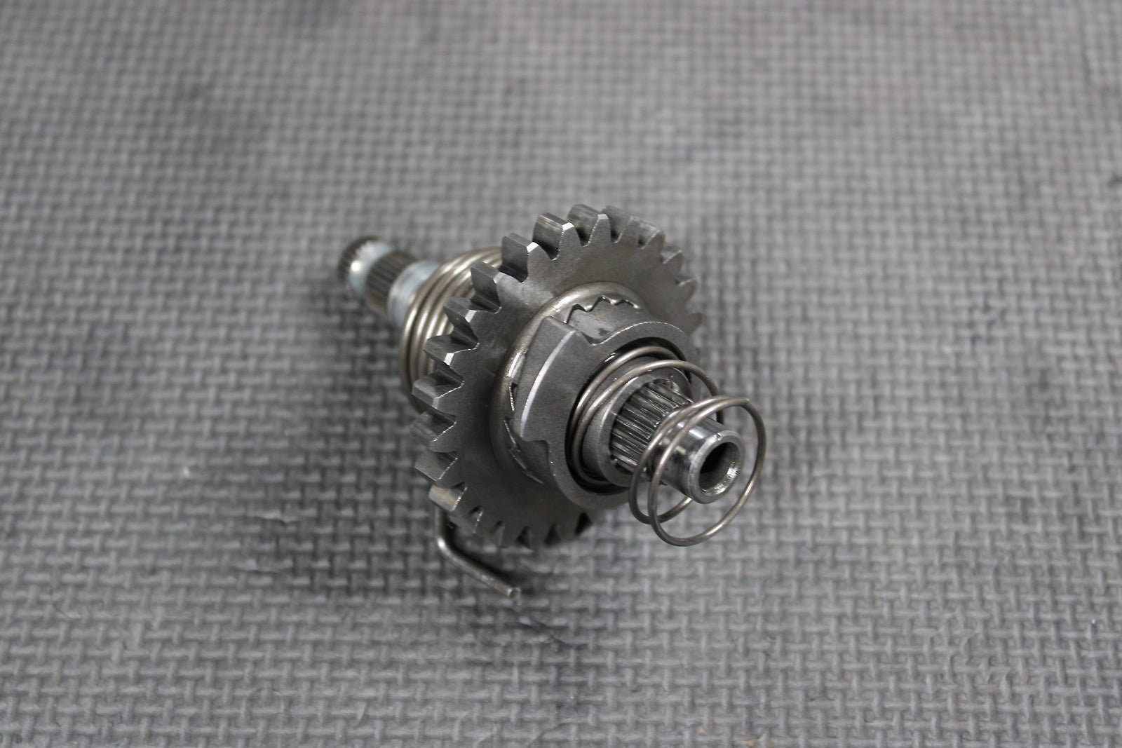 1999 HONDA OEM KICKSTART KICK START SHAFT W IDLER GEAR 28211 - GC4 - 600 28251 - GC4 - 7 - hggarage
