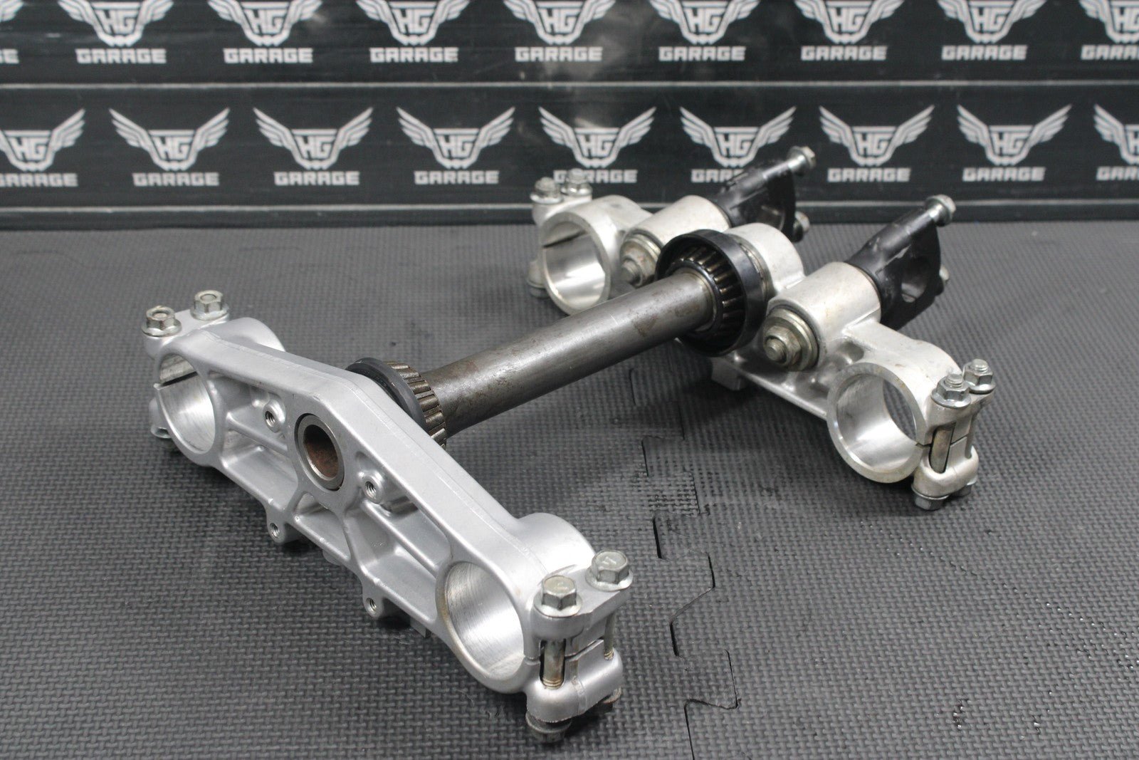 1986 KAWASAKI KDX200 OEM FRONT FORKS LOWER UPPER TRIPLE TREE STEM CLAMP SET - hggarage