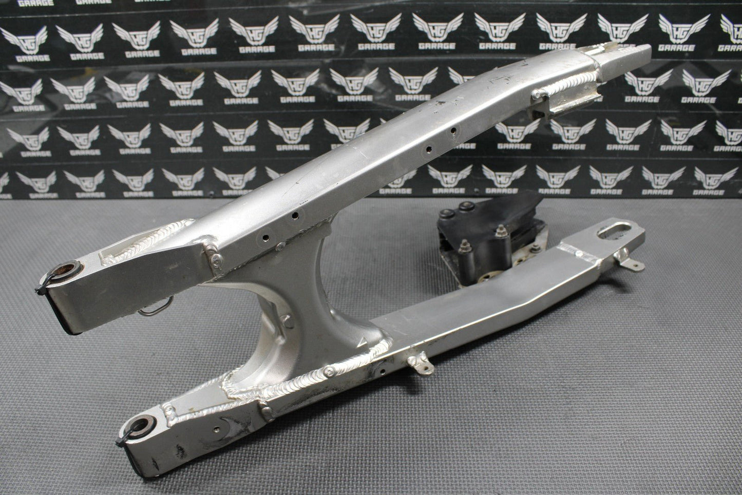 09 KAWASAKI 09 - 20 KLX250S KLX250SF KLX300 OEM SWINGARM SWING ARM SUSPENSION GOOD - hggarage