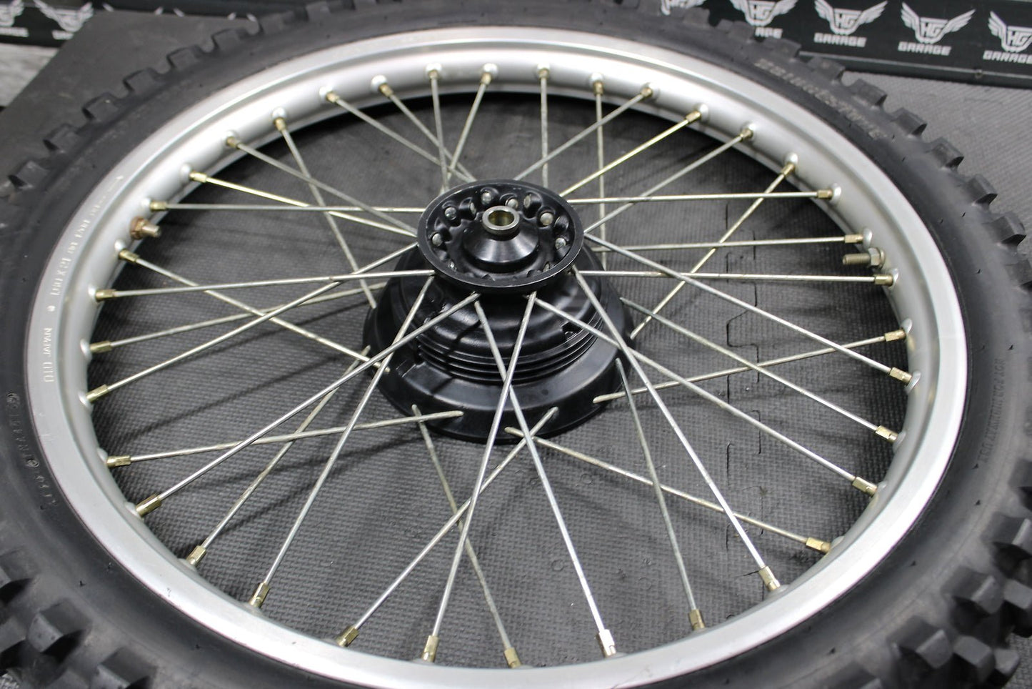 1997 Honda XR200R OEM Front Wheel Rim Assembly Mint 44635 - KT0 - A00 44701 - KA3 - 711 - hggarage